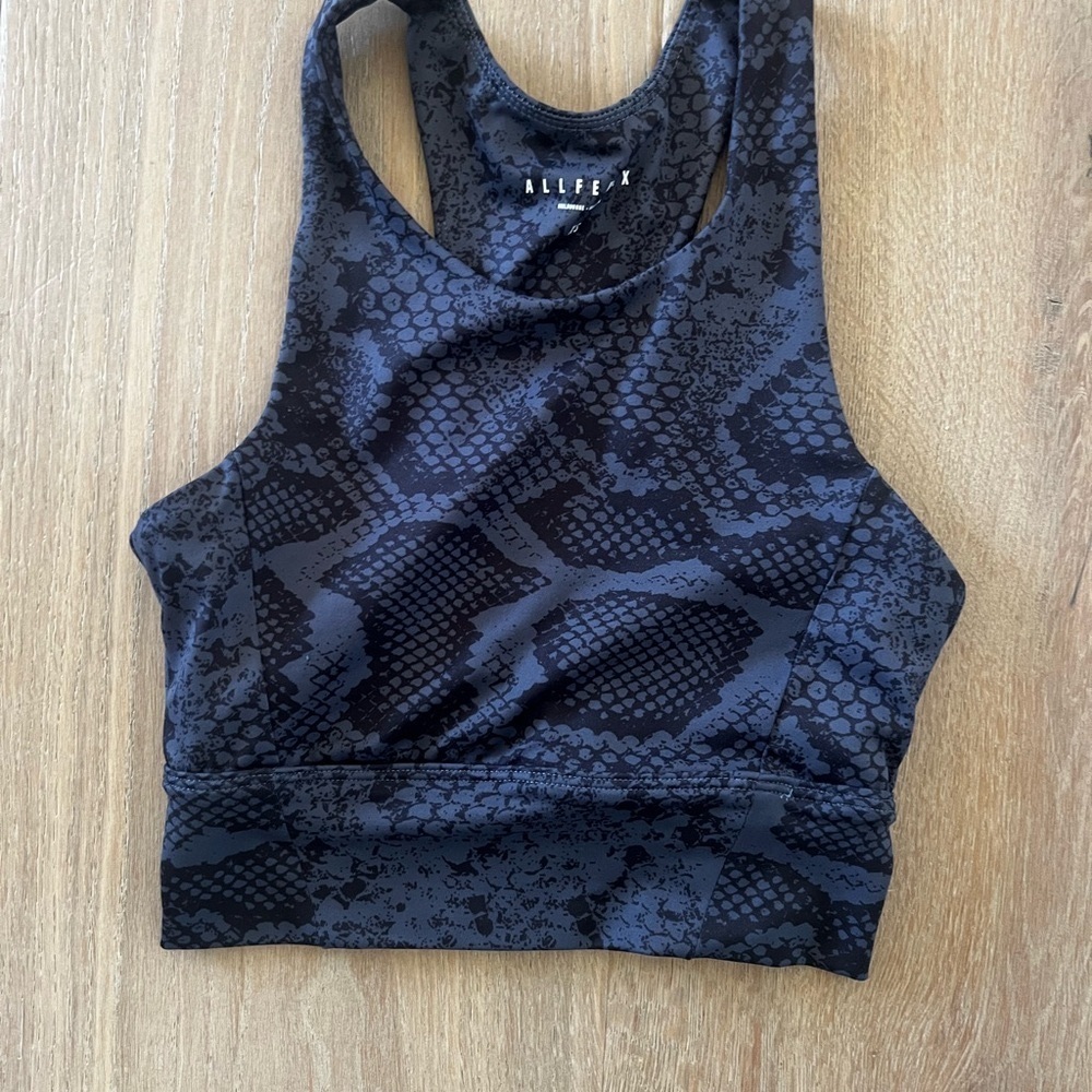 Allfenix Anthropologie Women’s Python Print Sports bra Sz XS - Picture 2 of 4